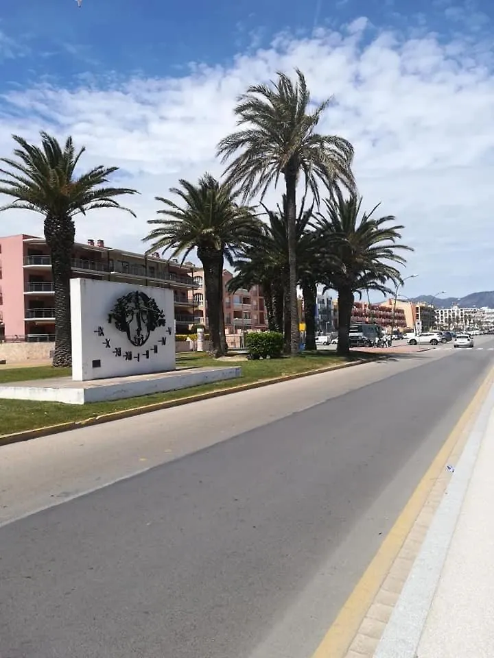 אמפוריבראבה Appartement Pres De La Plage דירה