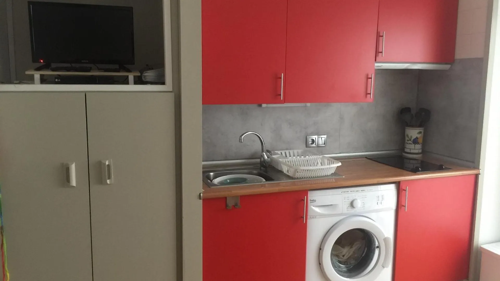 דירה אמפוריבראבה Appartement Pres De La Plage